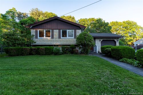 95 Haven Ave, Ronkonkoma, NY, 11779-5921 | Card Image