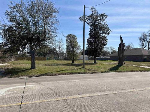 3921, 3923, 3925 Common Street, Lake Charles, LA, 70607 | Card Image