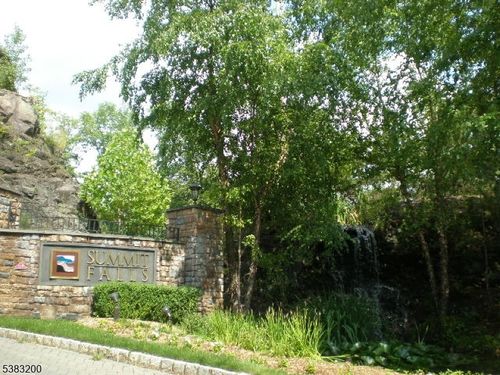 163 Vista Ter, Pompton Lakes, NJ, 07442-1477 | Card Image