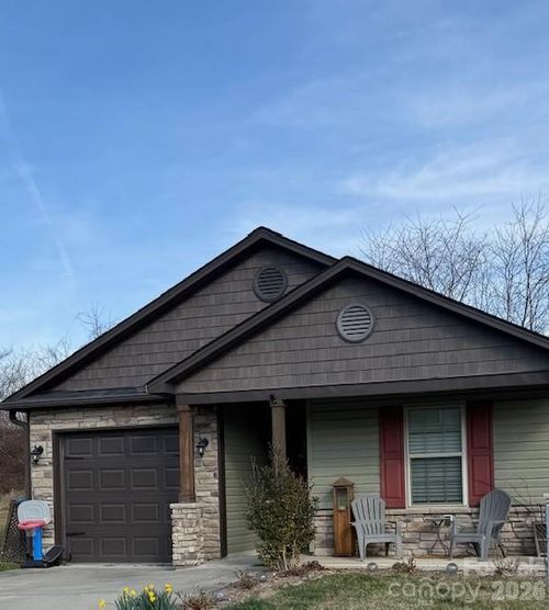 194 N River Rd, Fletcher, NC, 28732-0148 | Card Image