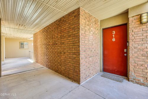 e-316-4433 N Stanton St, El Paso, TX, 79902-1302 | Card Image