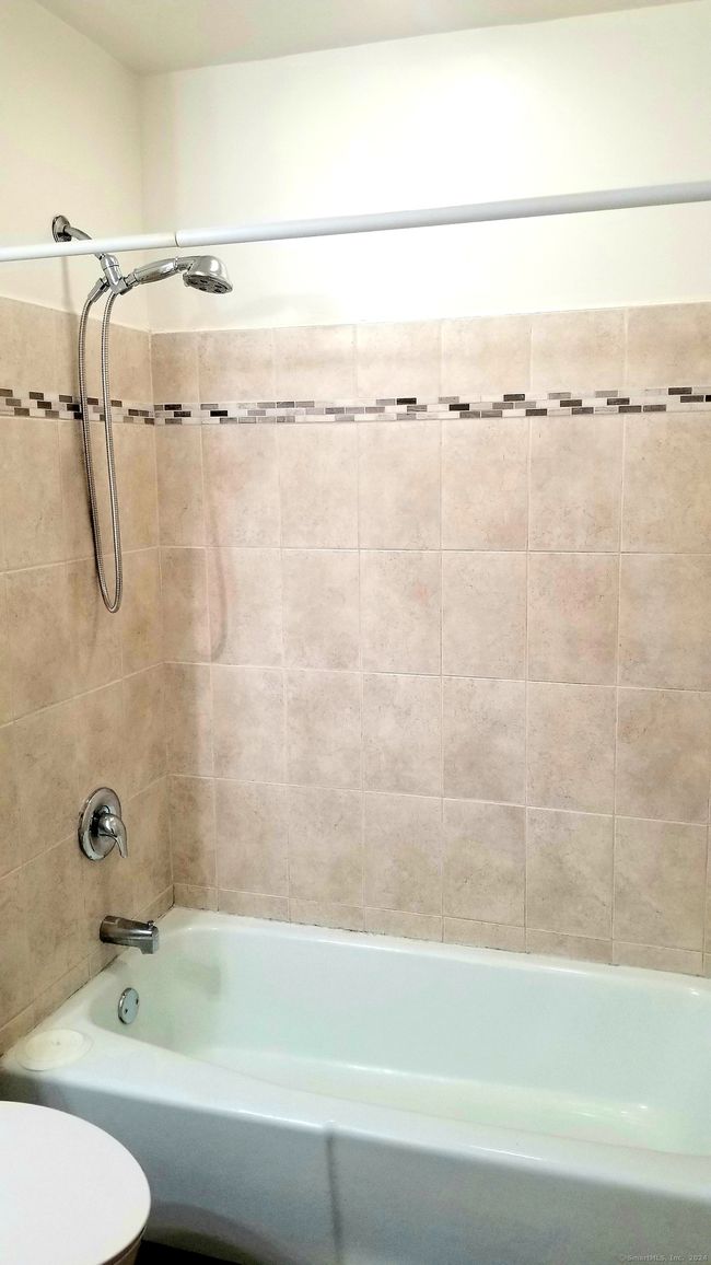 APT-11 - 75 Balance Rock Rd, Condo with 2 bedrooms, 1 bathrooms and 2 parking in Seymour CT | Image 16