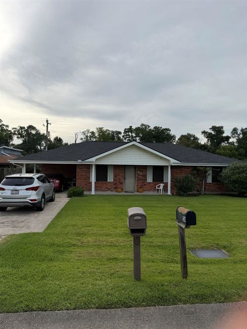 125 Oakview Dr, Houma, LA, 70364-1124 | Card Image