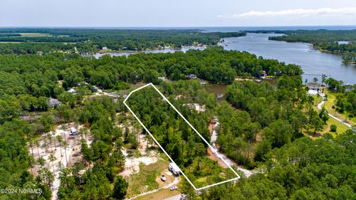 19 Pier Point Road S, Oriental, NC, 28571 | Card Image