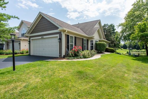 36138-36138 N Springbrook Ln, Gurnee, IL, 60031-4514 | Card Image