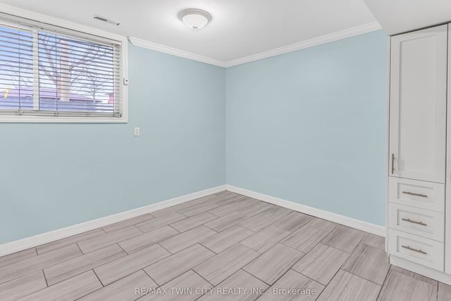 1 - 31 Southdale Ave, Home with 0 bedrooms, 1 bathrooms and 1 parking in Kitchener ON | Image 12