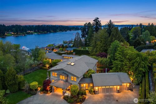 8910 Ne 33rd St, Yarrow Point, WA, 98004-1209 | Card Image