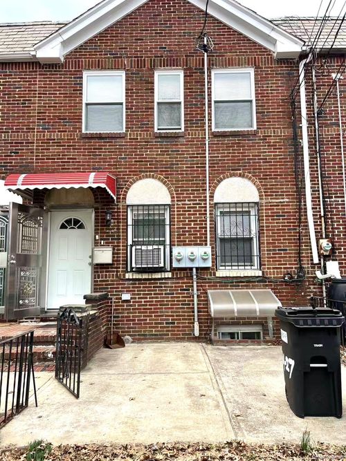 94-27 43rd Ave, Elmhurst, NY, 11373-2853 | Card Image
