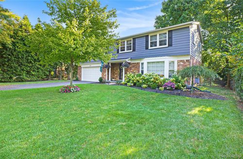 397 Cranbrook Rd, Birmingham, MI, 48009-1590 | Card Image