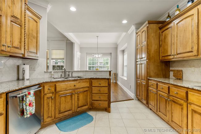 8811 E 110 Th St, House other with 4 bedrooms, 4 bathrooms and null parking in Tulsa OK | Image 12