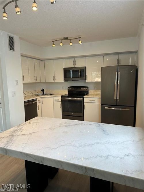 3207-8617 River Homes Ln, BONITA SPRINGS, FL, 34135-4342 | Card Image