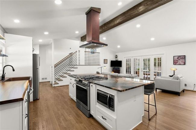 6875 Sunny Brook Ln, House other with 3 bedrooms, 2 bathrooms and 2 parking in Sandy Springs GA | Image 22