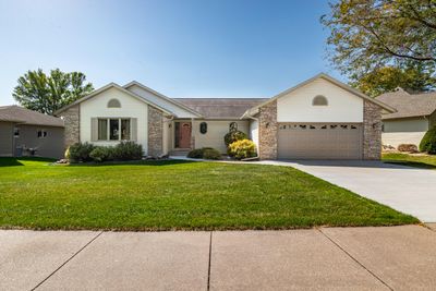 241 Larkspur Ln E, House other with 3 bedrooms, 2 bathrooms and null parking in Onalaska WI | Image 1