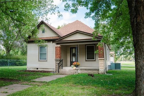1301 Clark Ave, Parsons, KS, 67357-3131 | Card Image