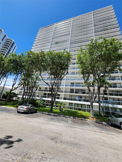 apt-2204-3701 N Country Club Dr, Aventura, FL, 33180-1721 | Card Image
