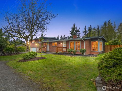 8421 240th St Sw, Edmonds, WA, 98026-9140 | Card Image