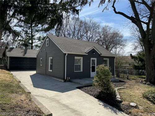 117 W Strathmore Ave, Pontiac, MI, 48340-2775 | Card Image