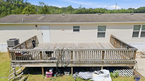 7015 Saint James Church Rd, Stantonsburg, NC, 27883-9633 | Card Image