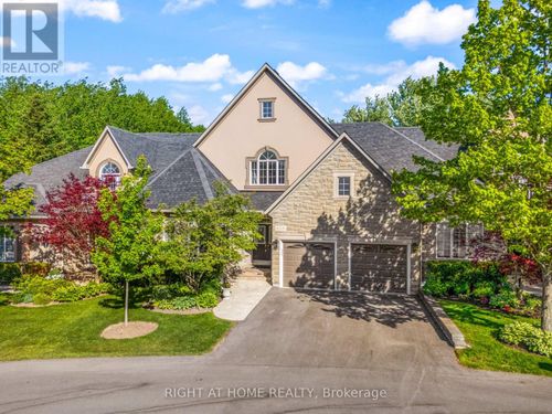 5b-405 Crossing Bridge Place, Aurora (Aurora Estates), ON, L4G7N1 | Card Image