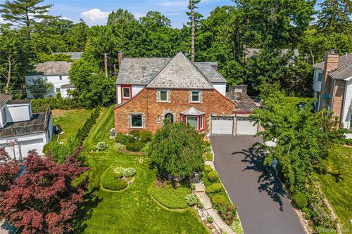 36 Strathmore Rd, Great Neck, NY, 11023-1036 | Card Image