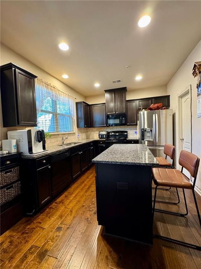 6642 Story Cir, Townhouse with 3 bedrooms, 3 bathrooms and 2 parking in Norcross GA | Image 7