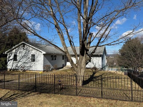 300 Matilda Ave, LEMONT, PA, 16851-9049 | Card Image