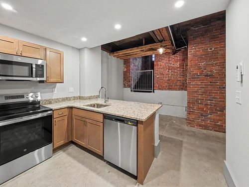 ll2-90 Grove St, Worcester, MA, 01605 | Card Image
