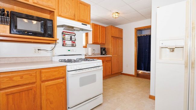 24410 N 1750 East Rd, House other with 2 bedrooms, 1 bathrooms and 4 parking in Hudson IL | Image 10
