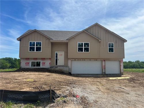 1345 N Holland Dr, Independence, MO, 64056-3116 | Card Image