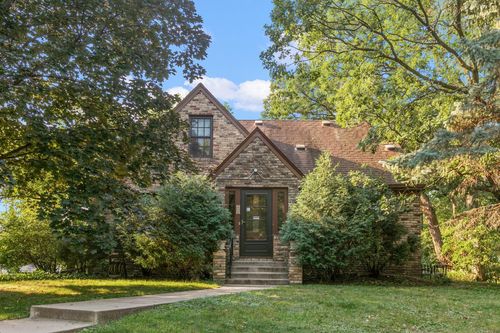 e-201 Melbourne Ave Se, Minneapolis, MN, 55414-3517 | Card Image