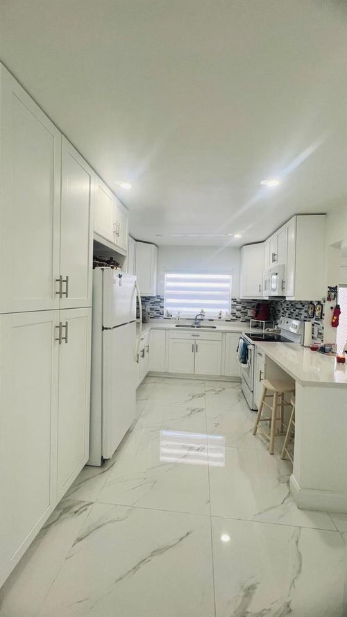 304-9330 S Sunrise Lakes Boulevard, Sunrise, FL, 33322 | Card Image