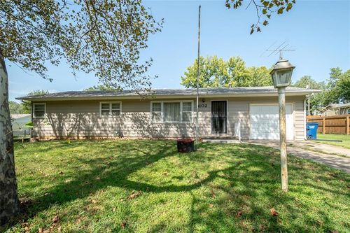 602 Warren St, Oskaloosa, KS, 66066-5025 | Card Image