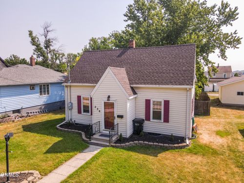 236 5th Ave Nw, Valley City, ND, 58072-2818 | Card Image
