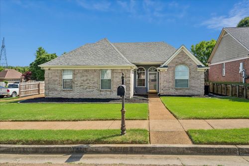 1148 Breezy Valley Dr, Cordova, TN, 38018-6667 | Card Image