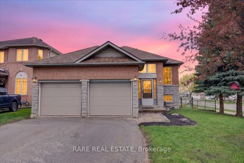 1082 Kensington St, Innisfil, ON, L9S1V1 | Card Image