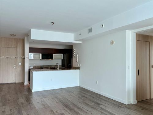 3501-951 Brickell Ave, Miami, FL, 33131-3942 | Card Image