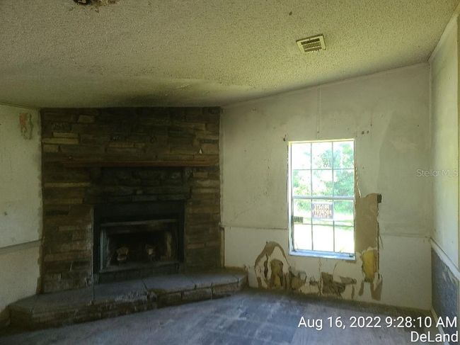 43041 Jewell Dr, House other with 3 bedrooms, 2 bathrooms and null parking in DELAND FL | Image 12