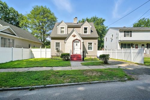 90 Saint James Cir, Springfield, MA, 01104-2957 | Card Image