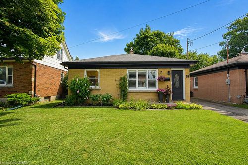 99 Harriett St, Brantford, ON, N3S1J5 | Card Image