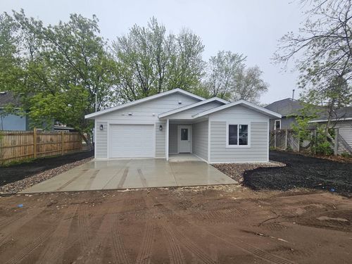 424 Erie Ave, Crosby, MN, 56441-1220 | Card Image