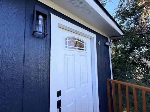 4-2209 Gano St, Houston, TX, 77009-8223 | Card Image