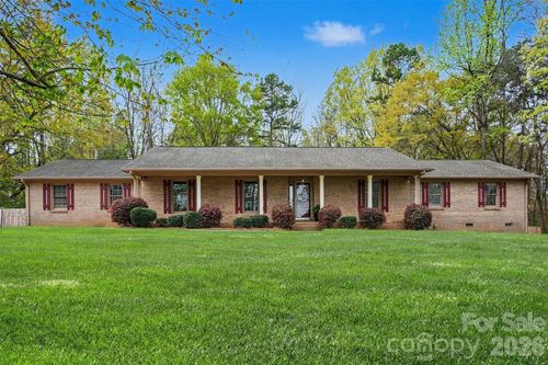 4027 Oakdale Rd, Charlotte, NC, 28216-5750 | Card Image