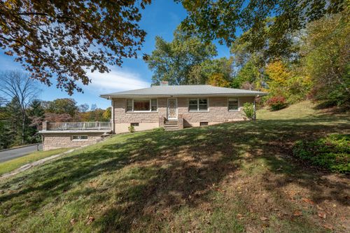 10 Jeanette Rd, Danbury, CT, 06811-3742 | Card Image