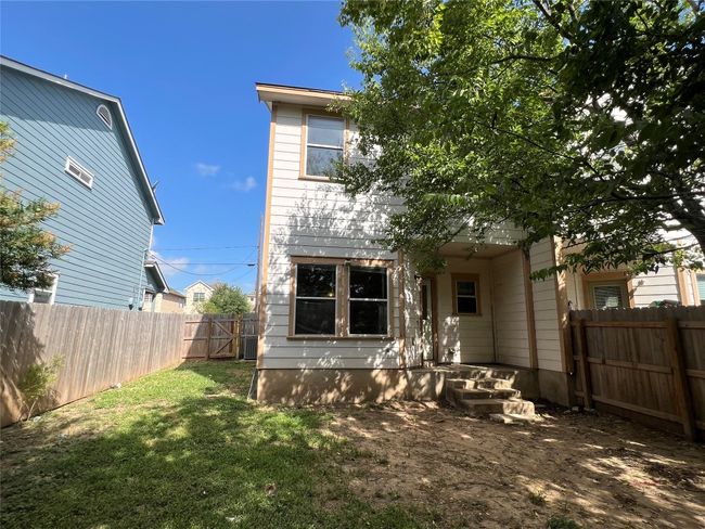 B - 7511 Lazy Creek Dr, Home with 3 bedrooms, 3 bathrooms and null parking in Austin TX | Image 5
