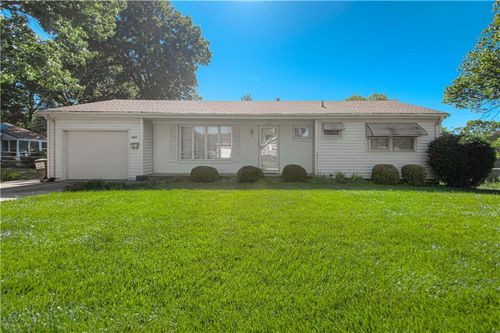 6313 N Michigan Ave, Gladstone, MO, 64118-4966 | Card Image