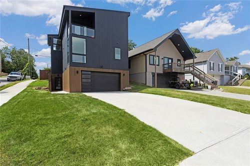 2028 Olive St, Kansas City, MO, 64127-3003 | Card Image