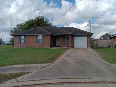 201 Rice St, House other with 3 bedrooms, 1 bathrooms and null parking in Angleton TX | Image 1