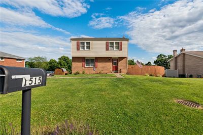 1515 Barry Drive, House other with 4 bedrooms, 2 bathrooms and 1 parking in North Huntingdon PA | Image 2