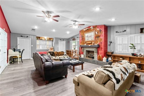 205 Live Oak Dr, Harker Heights, TX, 76548-1641 | Card Image