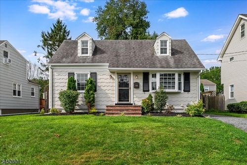1018 Grandview Ave, Westfield, NJ, 07090-1631 | Card Image